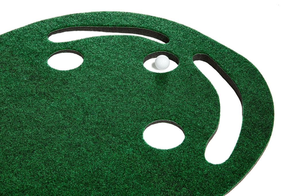 PUTT-A-BOUT Par Three Plus Golf Putting Green (3' x 9')