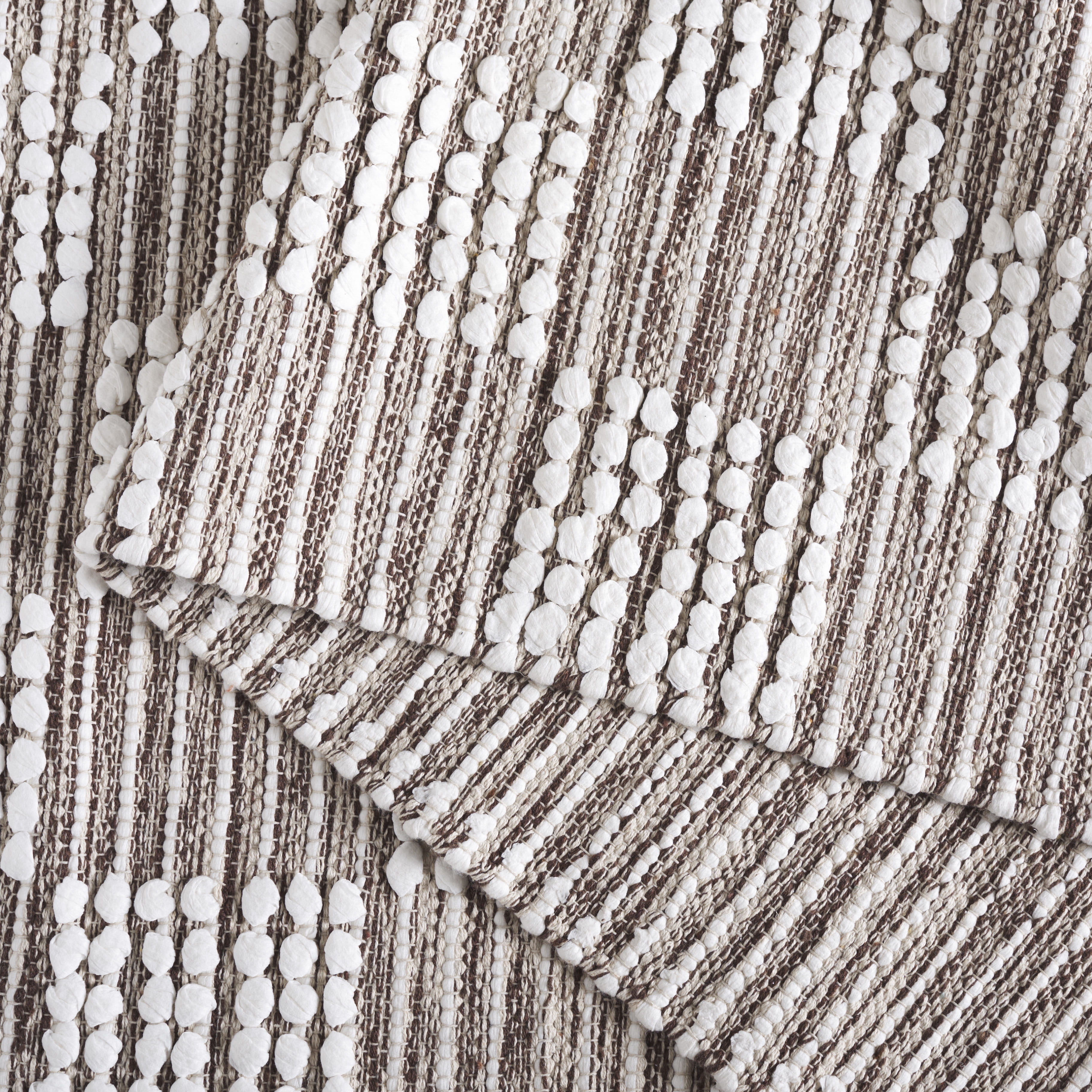 SAFAVIEH Montauk Taryn Checkered Cotton Area Rug, Brown/Ivory, 6' x 6' Round