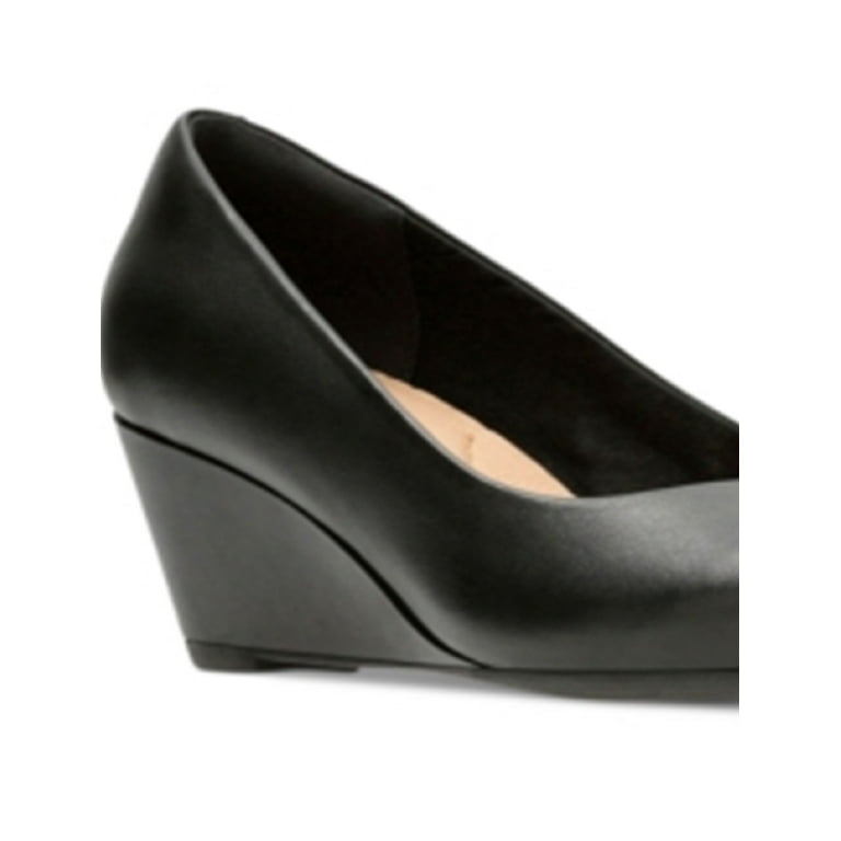 Clarks women's flores deals tulip wedge pump