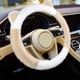thumbnail image 4 of Xihbxyly Funda de Invierno para Manillar de Coche, Material Suave y Cómodo, Diseño Antideslizante Que Absorbe El Sudor, Orejas Divertidas, Mejora El Interior con Estilo, Fácil de Instalar, Compatible, 4 of 5