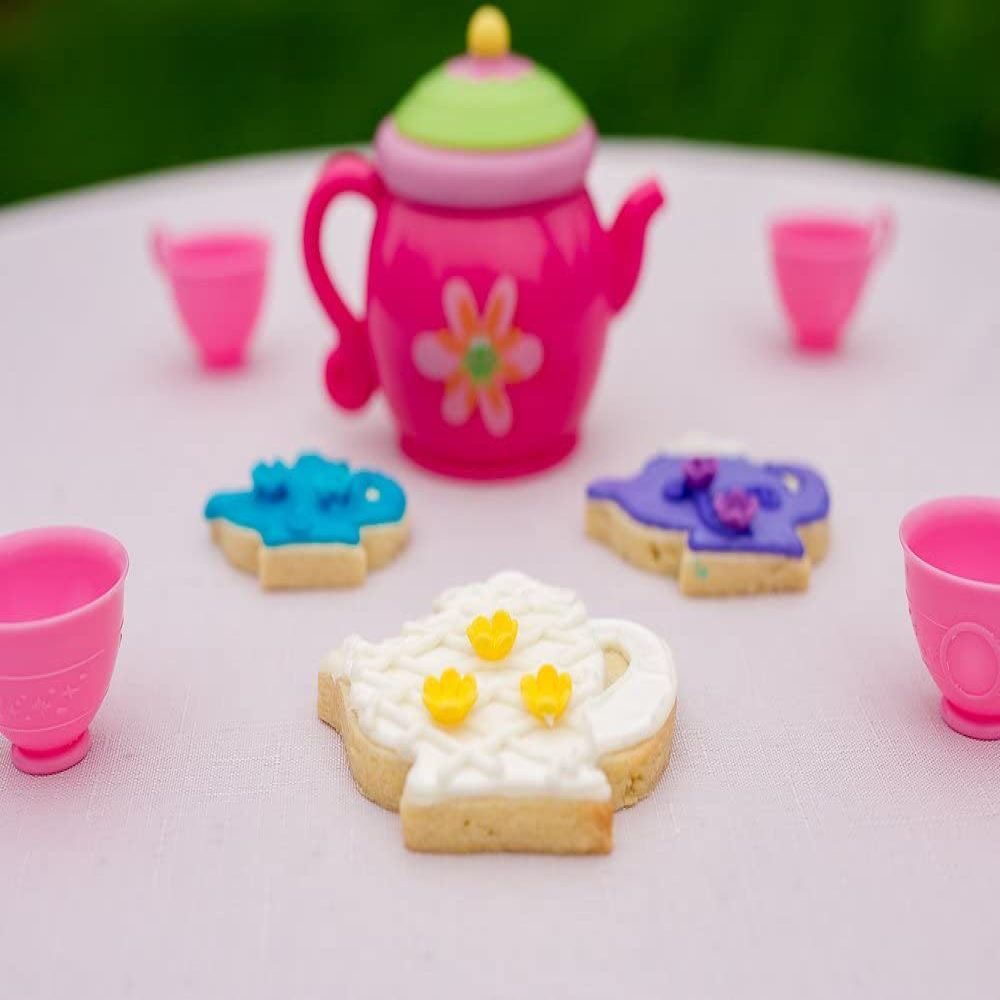 R&M International 1924 Teapot Cookie Cutters Assorted Sizes 3-Piece Set R&M International 1924 Teapot Cookie Cutters Assorted Sizes 3-Piece Set