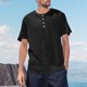 thumbnail image 1 of Blusas y camisas de manga corta y cuello redondo para hombre, estilo casual y moderno, de color liso, con botones, abertura en el dobladillo y manga corta., 1 of 9