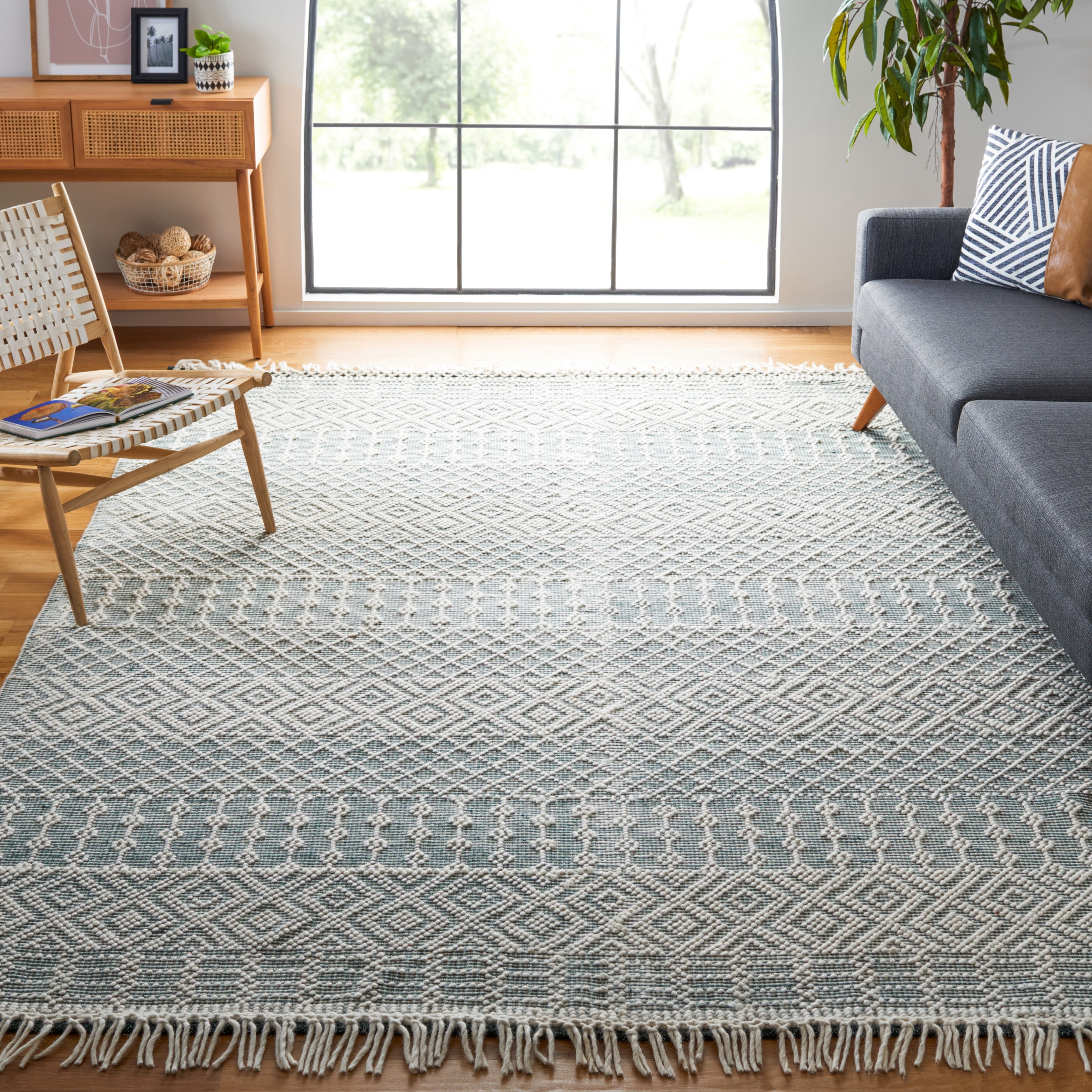 SAFAVIEH Natura Cordelia Southwestern Fringe Wool Area Rug, Ivory/Black, 9' x 12'