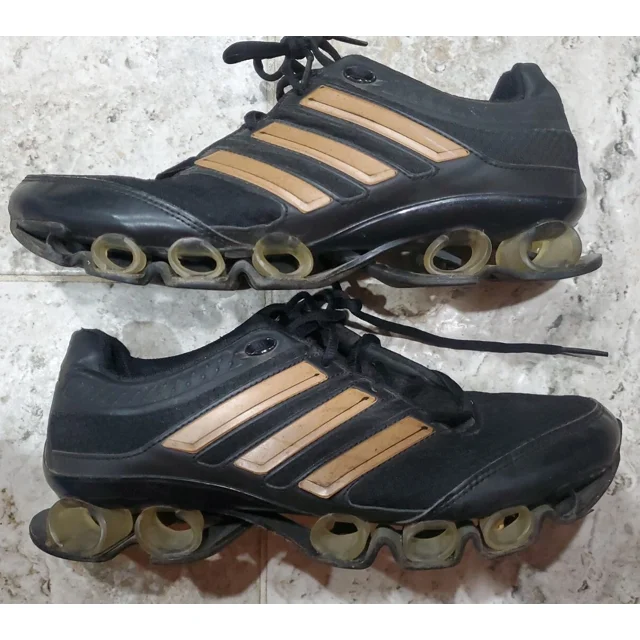 ULTRA RARE COLORWAY AND MODEL 2014 Ad-id-as BOUNCE BLACK/GOLD SHOES MEN'S SIZE US9