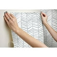 thumbnail image 3 of RoomMates Papier Peint Autocollant Chevrons Gris et Blanc pour Chat, 3 of 9
