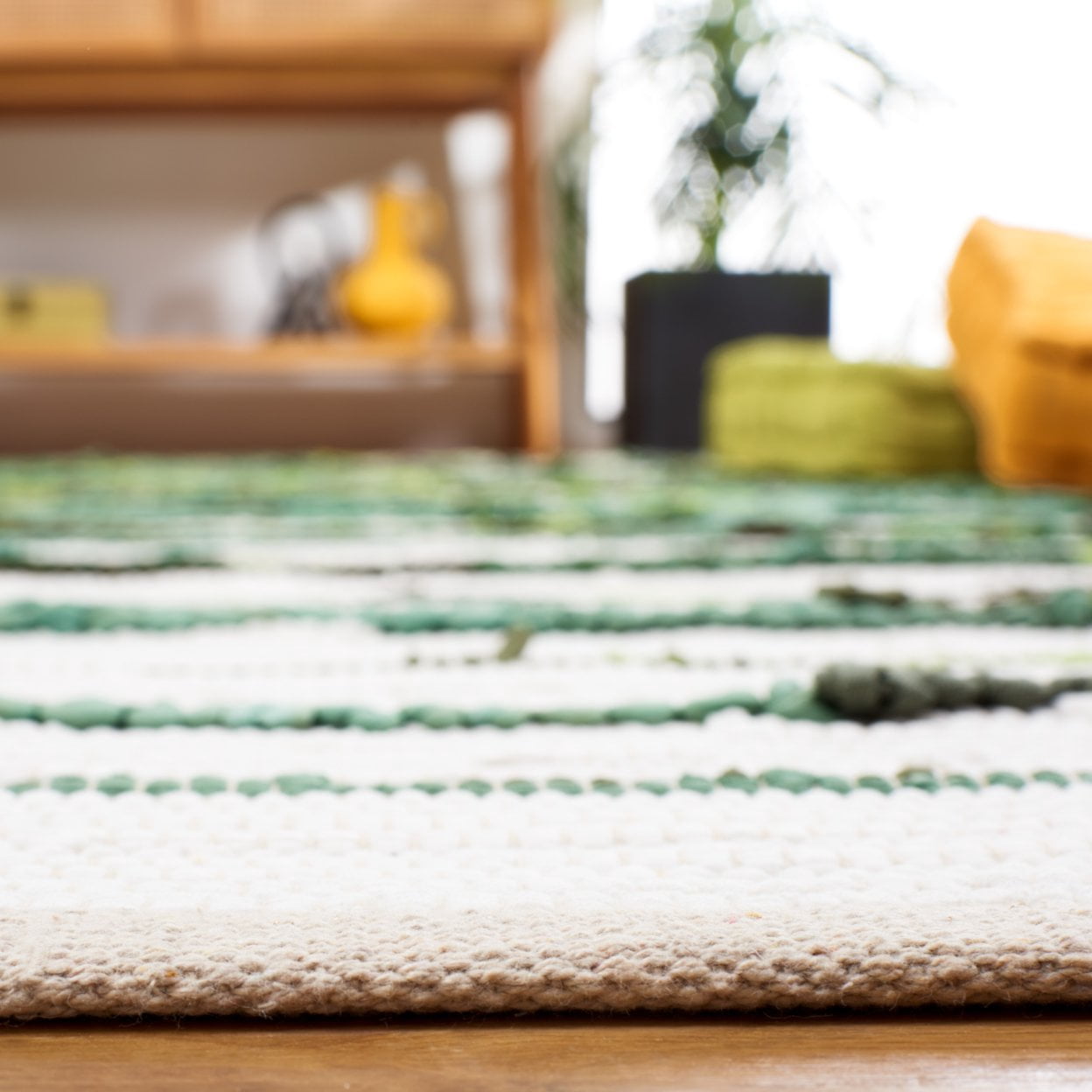 SAFAVIEH Montauk Rowena Striped Area Rug, Green/Ivory, 4' x 6'
