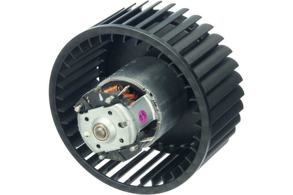 URO Parts 91162489900 A/C Evaporator Motor w/ Fan