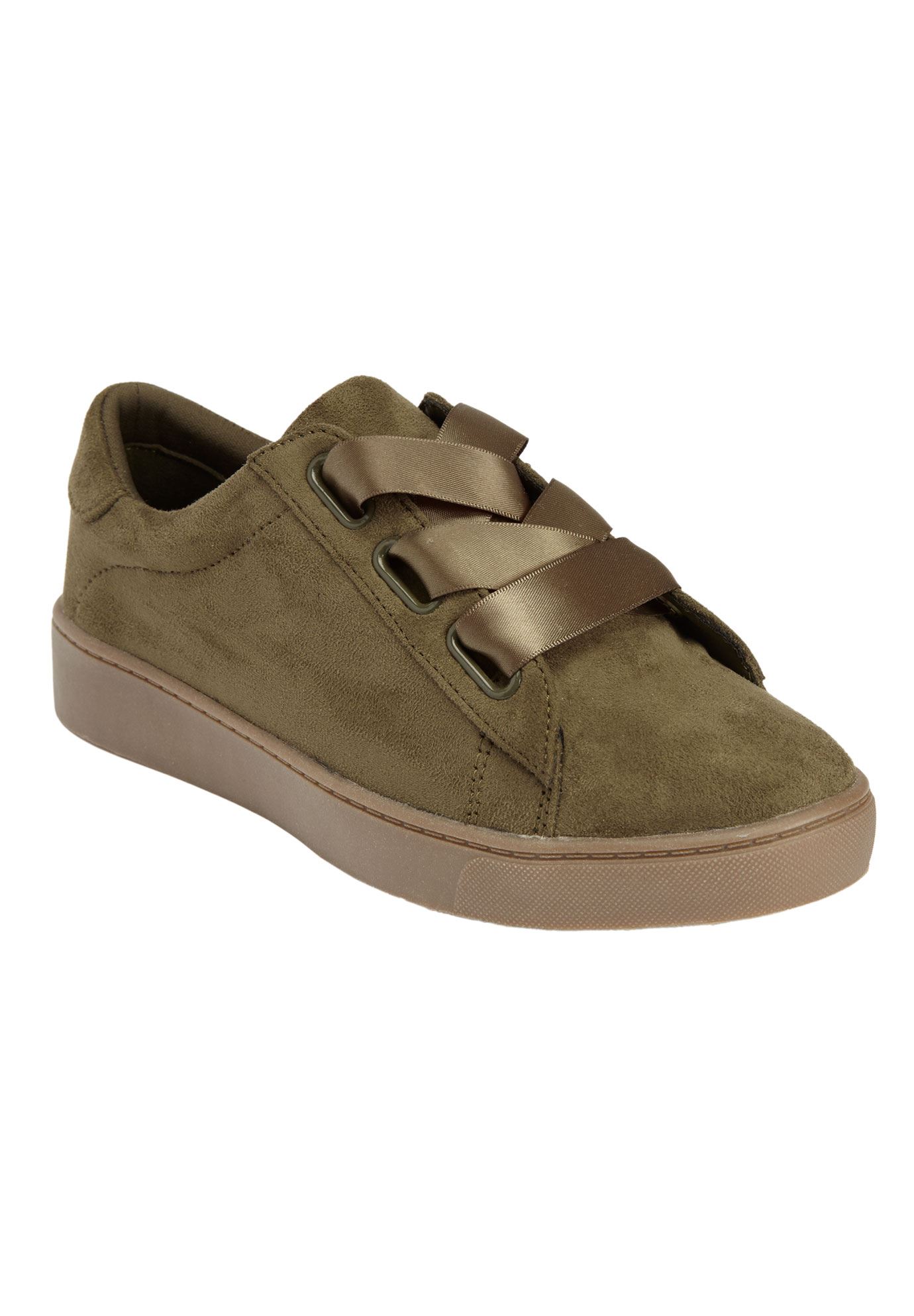 woman within comfortview shoes