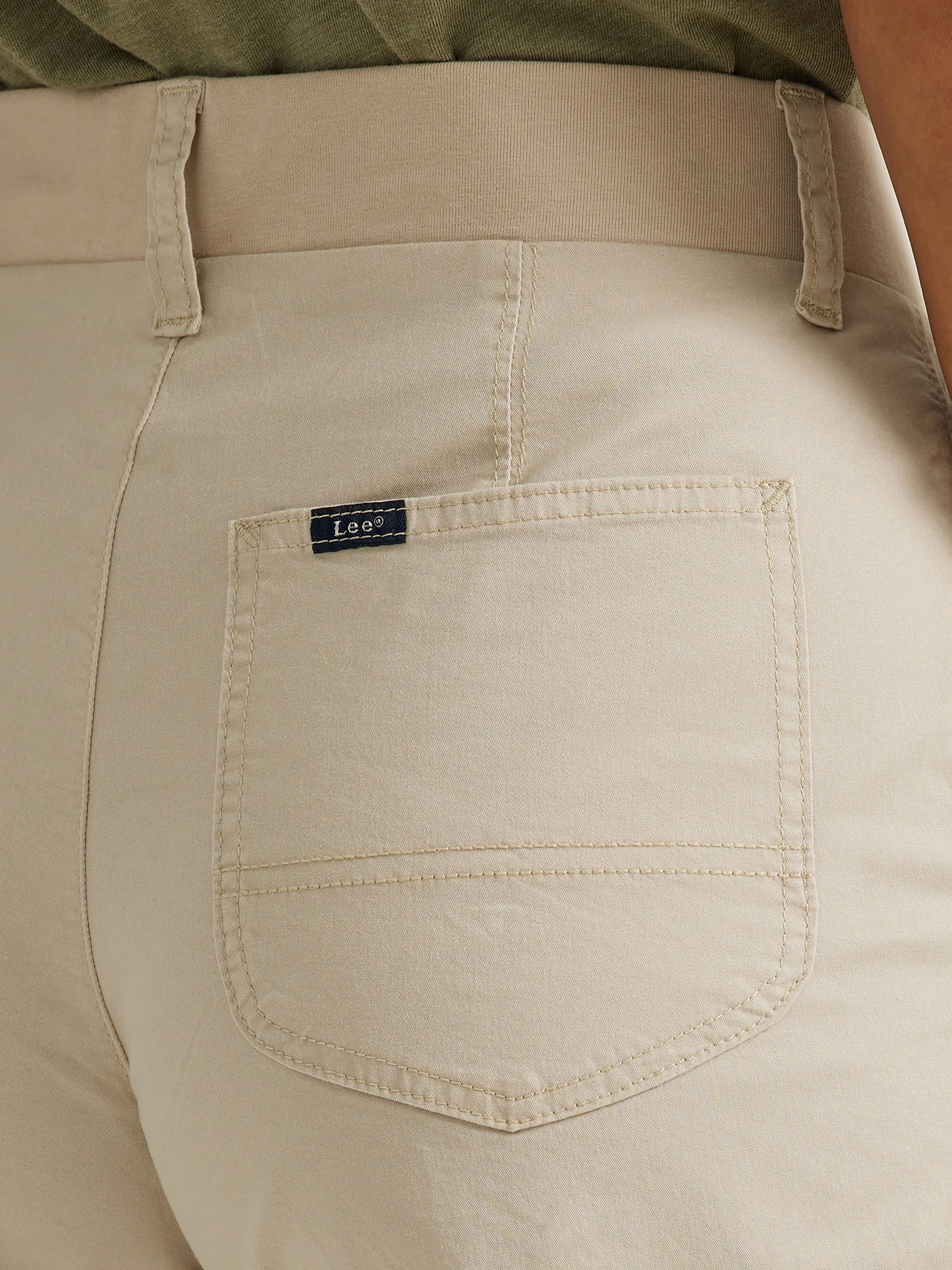 Lee® Women's Mid Rise 7" Utility Short