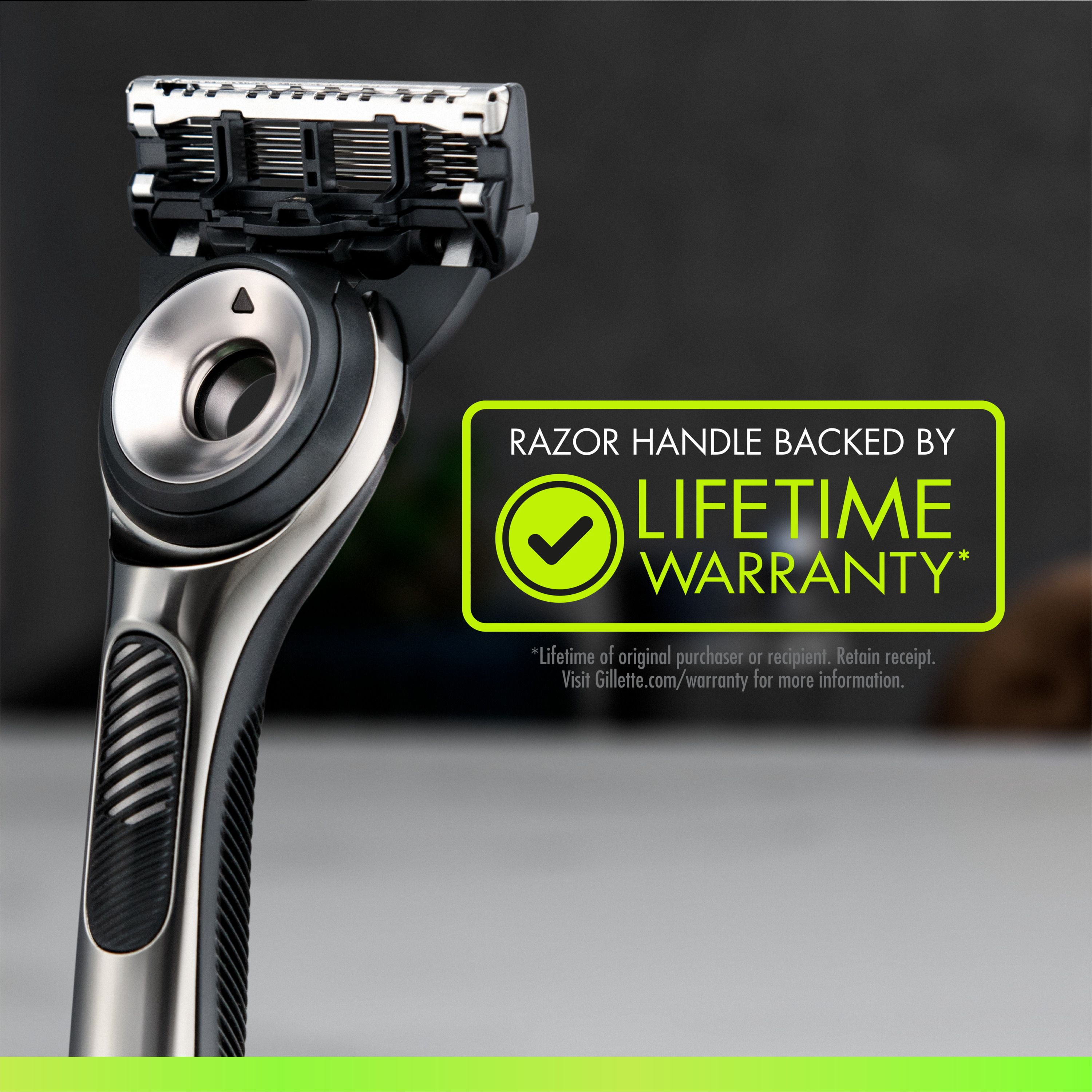 Rasoir GilletteLabs pour hommes avec barre exfoliante par Gillette, 1 manche, 1 cartouche de rechange, comprend un socle magnétique haut de gamme 1CT