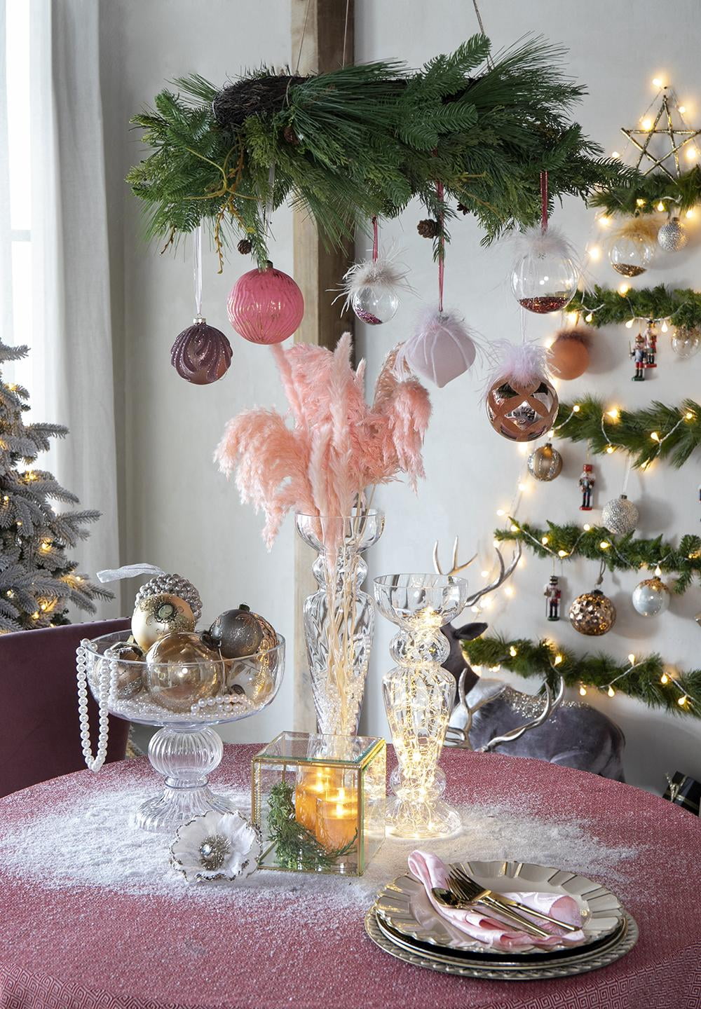 Set of 4 Glass Christmas Ball Ornaments with Glitter and Painting Design by Riccardo Tree Decor