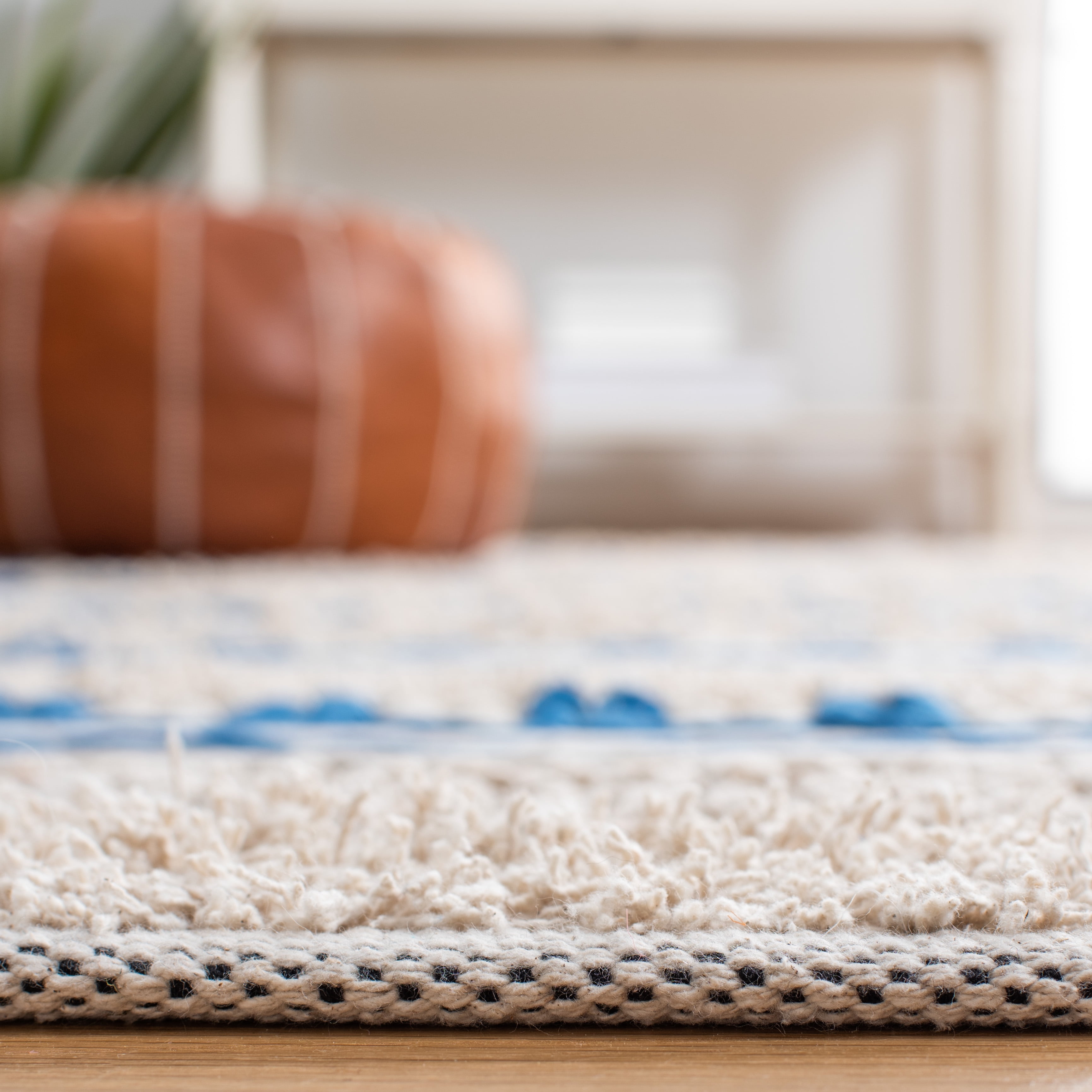 SAFAVIEH Natura Ermintrude Striped Cotton Area Rug, Beige/Navy, 5' x 8'