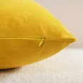 thumbnail image 2 of Fundas de almohada Dezene, color amarillo, 45 x 45 cm, paquete de 2 unidades, de terciopelo suave y acogedor, 2 of 6
