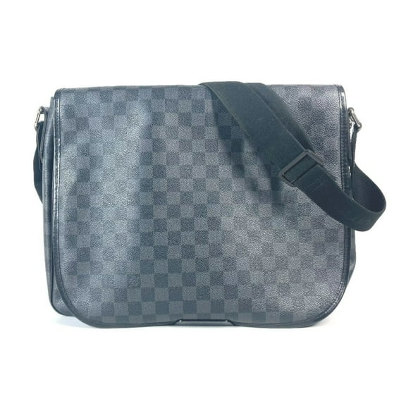 Pre-Owned LOUIS VUITTON N58033 Damier Graphite Daniel GM Flap Bag Messenger Crossbody... (Fair)