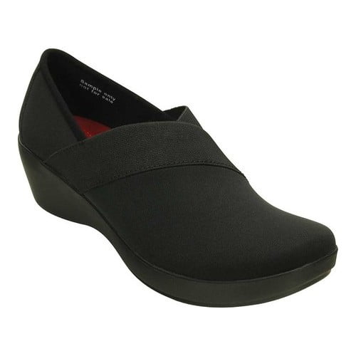 crocs women's busy day stretch asym wedge shoes