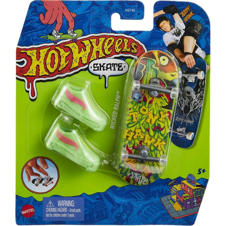 Hot Wheels Skate Tic-Tac Towed Tony Hawk Fingerboard & Shoes 