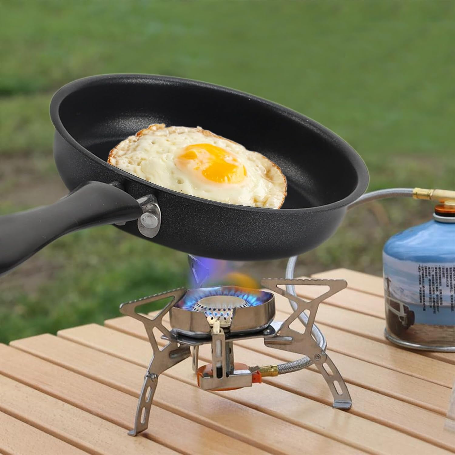 Egg Frying Pan, 4.7-Inch Single Egg Durable Small Pan with Handle, Nonstick Frying Pan With Lid Covered, Heat Resistant Small Egg Skillet Cooking Pot, Portable Round Omelet Pan for Stove