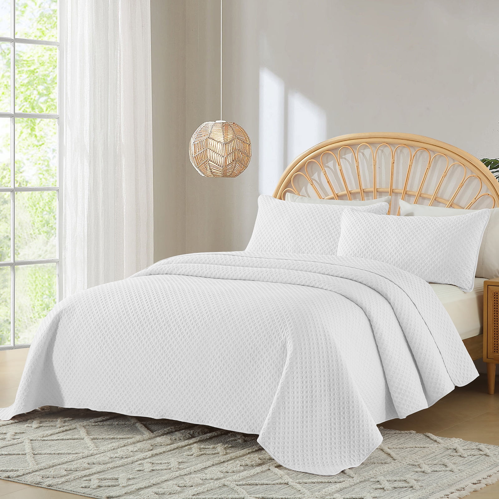 King Size Quilt Set, GREAGLE 3-Piece 120gsm Soft Warm Light Weight Ultrasonic Bedspread Reversible Comforter Velvet Bedding Set, White