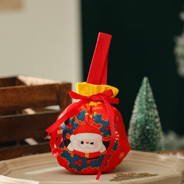 Bolsa Navideña con Forma de Manzana, con Cordón Ajustable, Ideal para Dulces y Regalos. Diseño con Estampado de Papá Noel, Copos de Nieve y Muñeco de Nieve. Material: Tela. Medidas: 13 X 23 Cm. Perfe