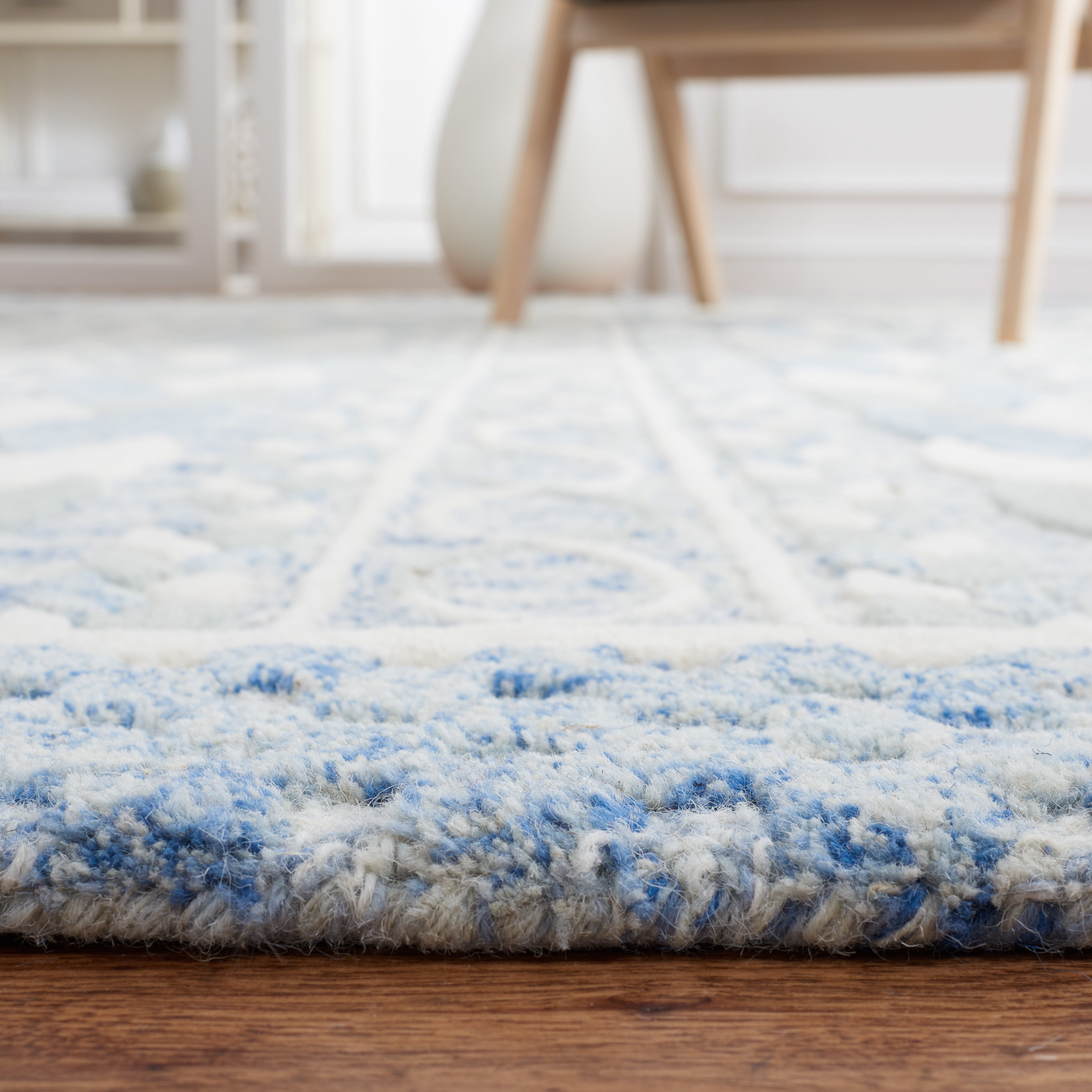 SAFAVIEH Metro Melody Geometric Area Rug, Blue/Ivory, 6' x 6' Square