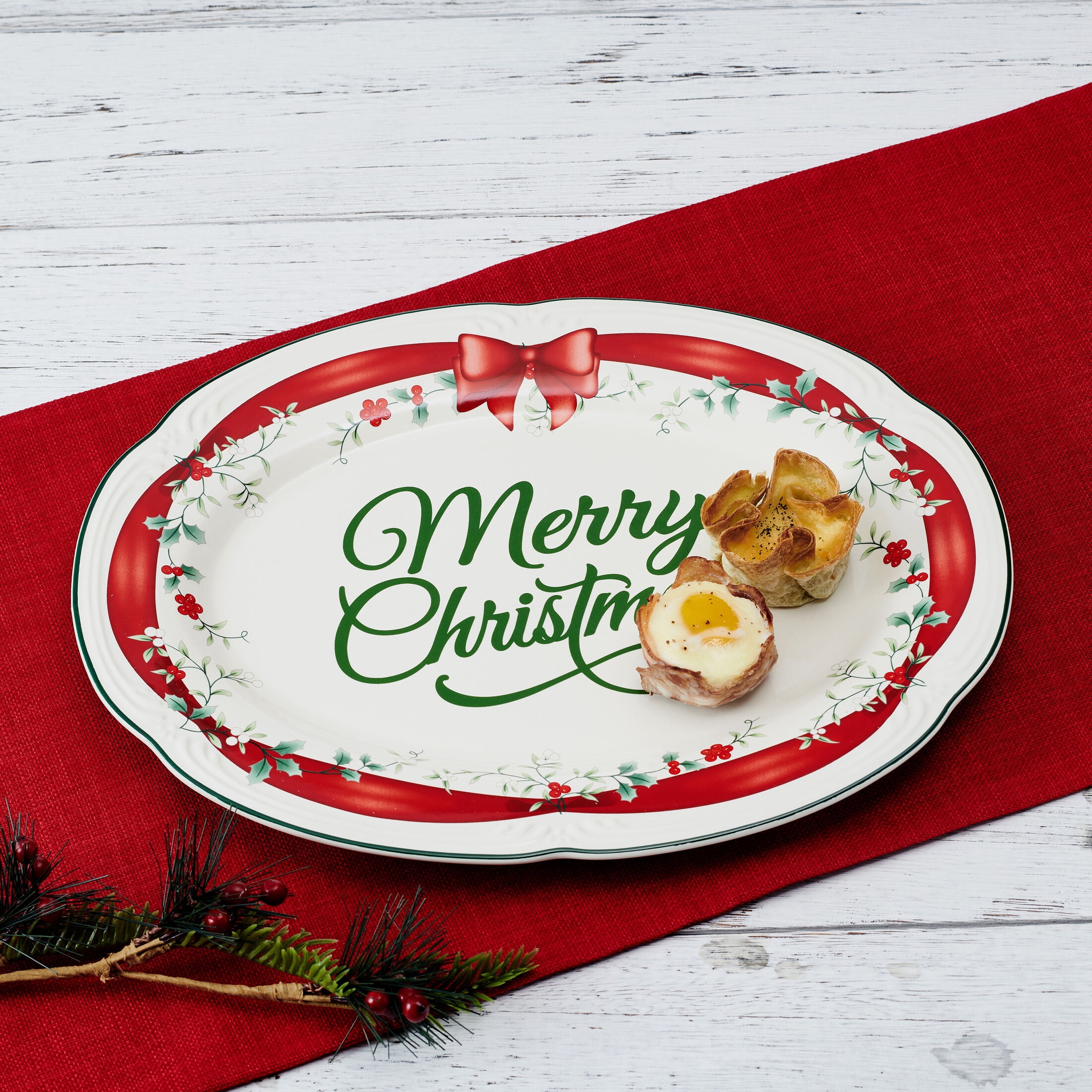Pfaltzgraff Winterberry Stoneware 14 in Platter Red Ribbon
