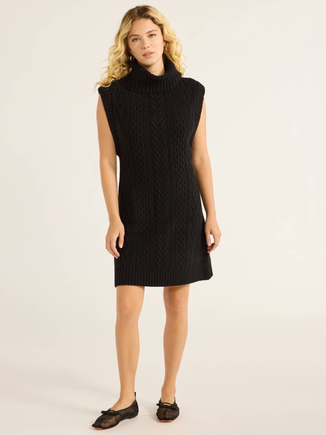 Free Assembly Woman's and Women's Plus Sleeveless Cable Knit Mini Sweater Dress, Sizes XS-4X