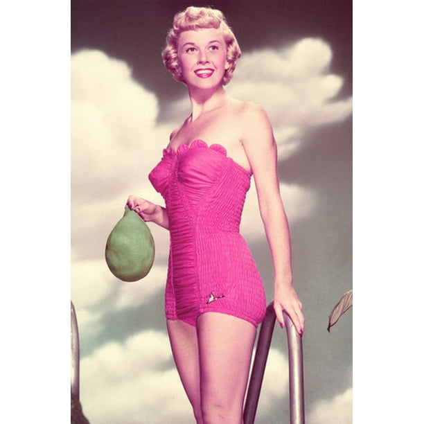 Doris Day 24x36 Poster 1950 S In Swimsuit Walmart Com Walmart Com