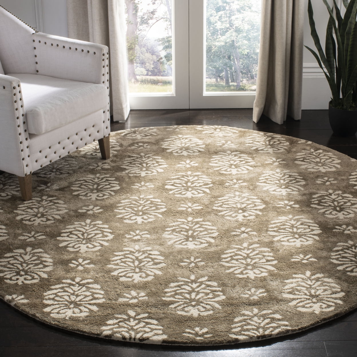 SAFAVIEH Soho Alicia Floral Wool Area Rug, Beige/Ivory, 7'6" x 9'6"
