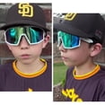thumbnail image 2 of Gafas de sol ER00 ER00 deportivas polarizadas en color dorado para jóvenes, 2 of 9