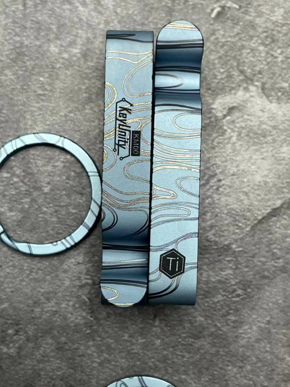 KeyUnity KM00SP Titanium Belt Loop Keychain Clip Double Side Quick