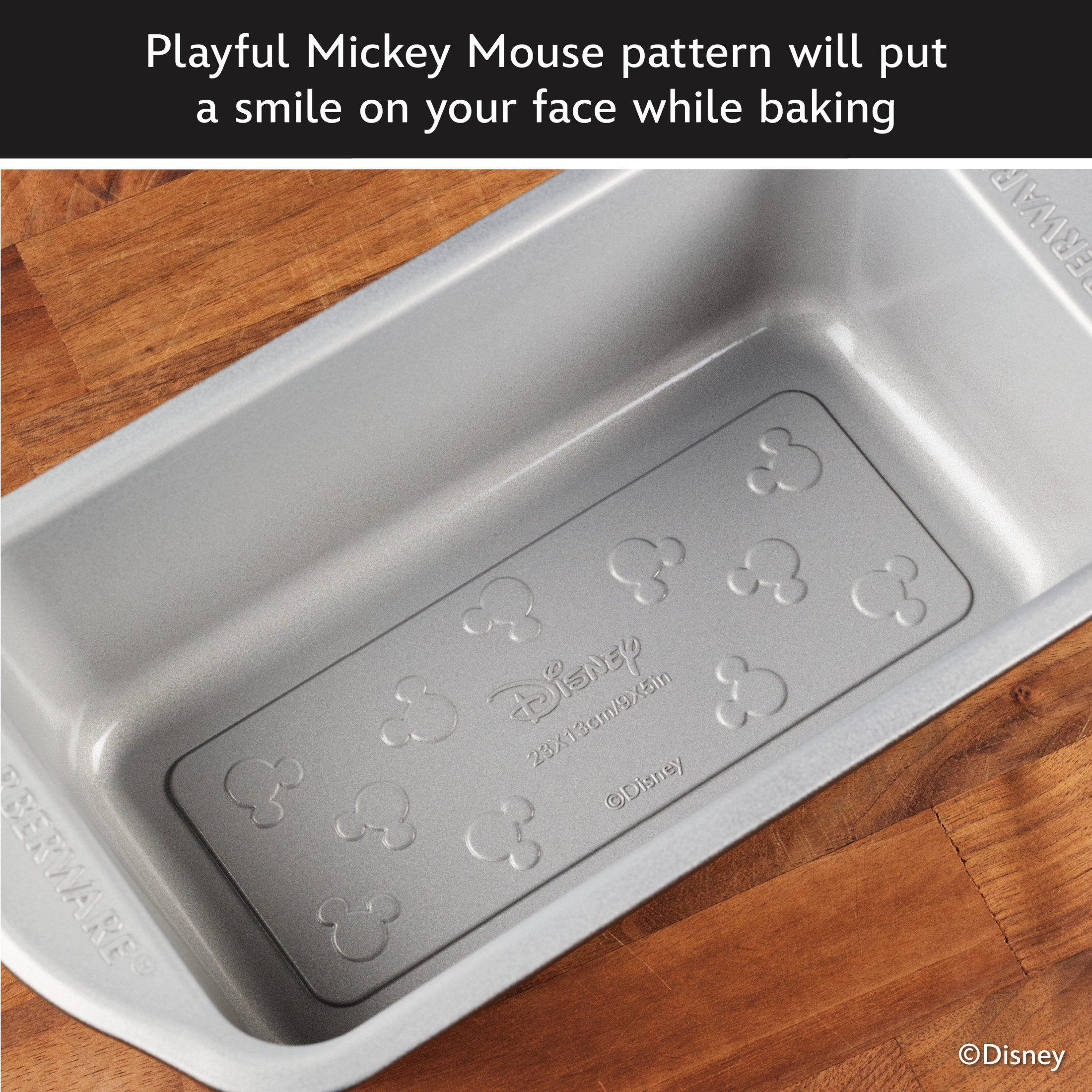 Farberware Disney Bake with Mickey Mouse 9 Inch x 5 Inch Nonstick Loaf Pan / Bread Pan / Meatloaf Pan, Dishwasher Safe and Oven Safe to 450°F, Black