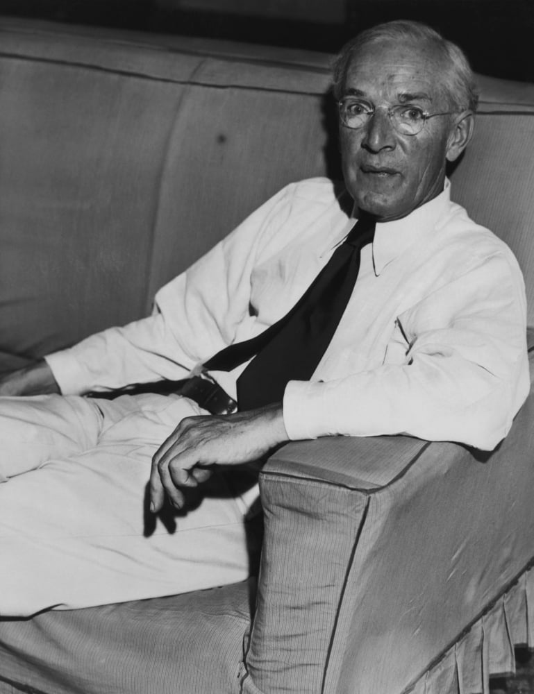 American Novelist Upton Sinclair History (18 x 24)