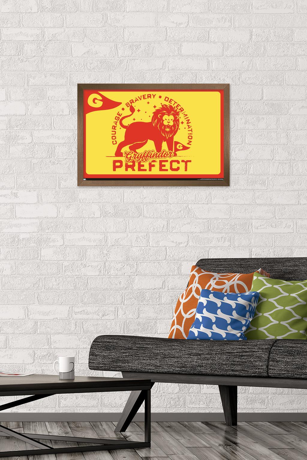 The Wizarding World: Harry Potter - Gryffindor Clubhouse Crest Wall Poster, 14.725" x 22.375" Framed