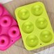 thumbnail image 3 of 3 moldes de silicona para donas, para hornear donas: verde, rosa y azul, 3 of 4