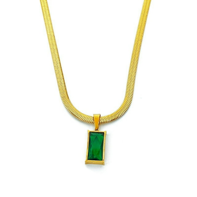 Diseño de nicho sentido cadena de cuchillas sentido avanzado sentido de lujo ligero Esmeralda verde zircon colgante collar de acero de titanio mujer