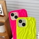 thumbnail image 4 of Funda de teléfono con pliegues ondulados en forma de agua para iPhone 11, 4 of 6