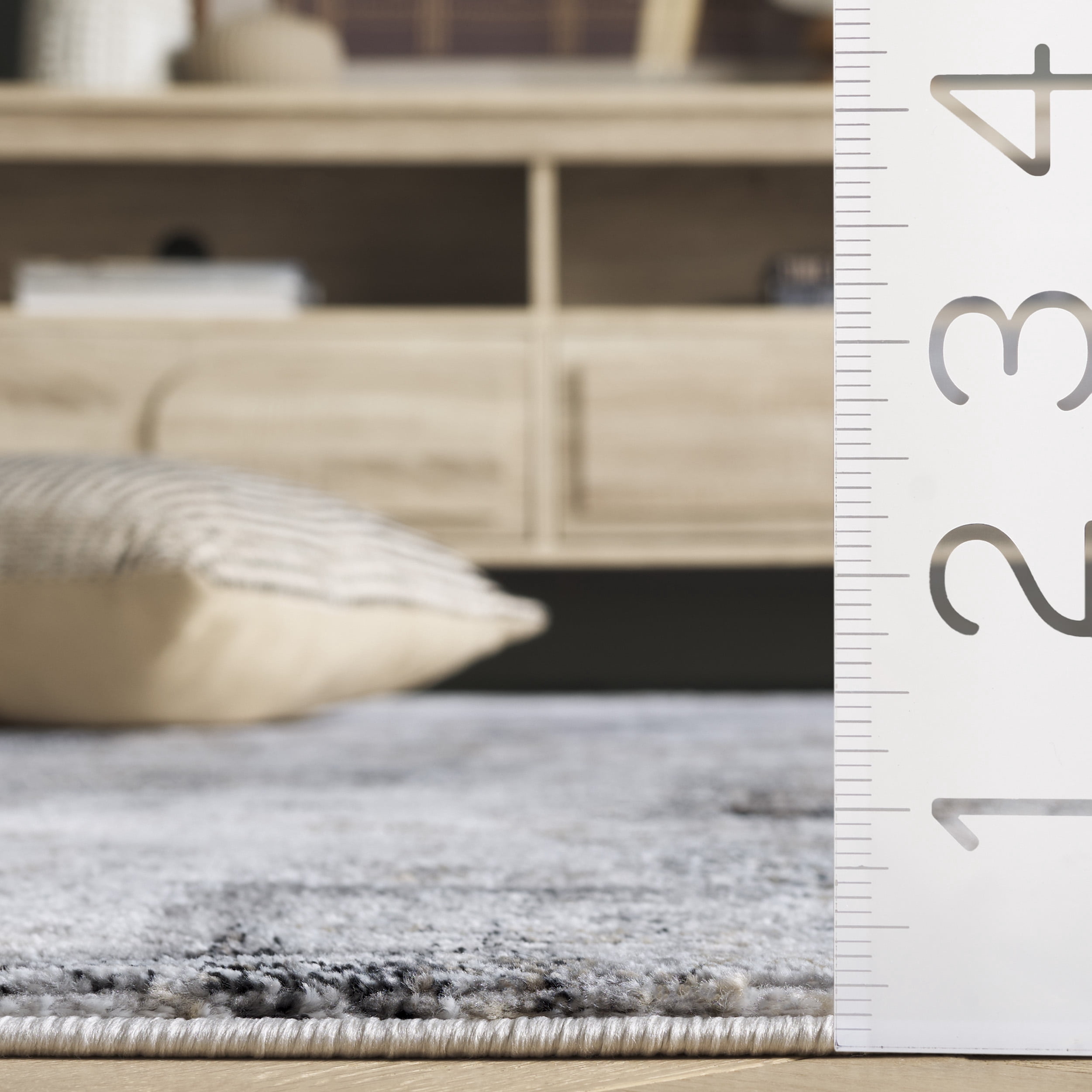 SAFAVIEH Slate Cynthia Distressed Area Rug, Grey/Brown Ivory, 8' x 10'