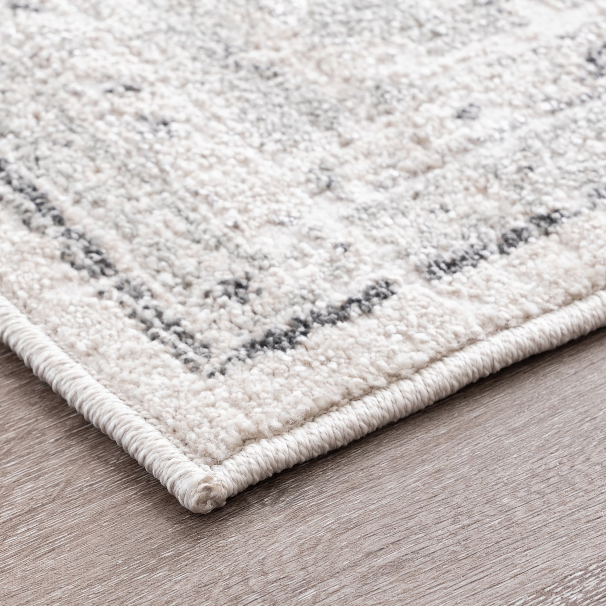 Bliss Rugs Magic Traditional 2' x 3' Cream and Gray Indoor Area Rug