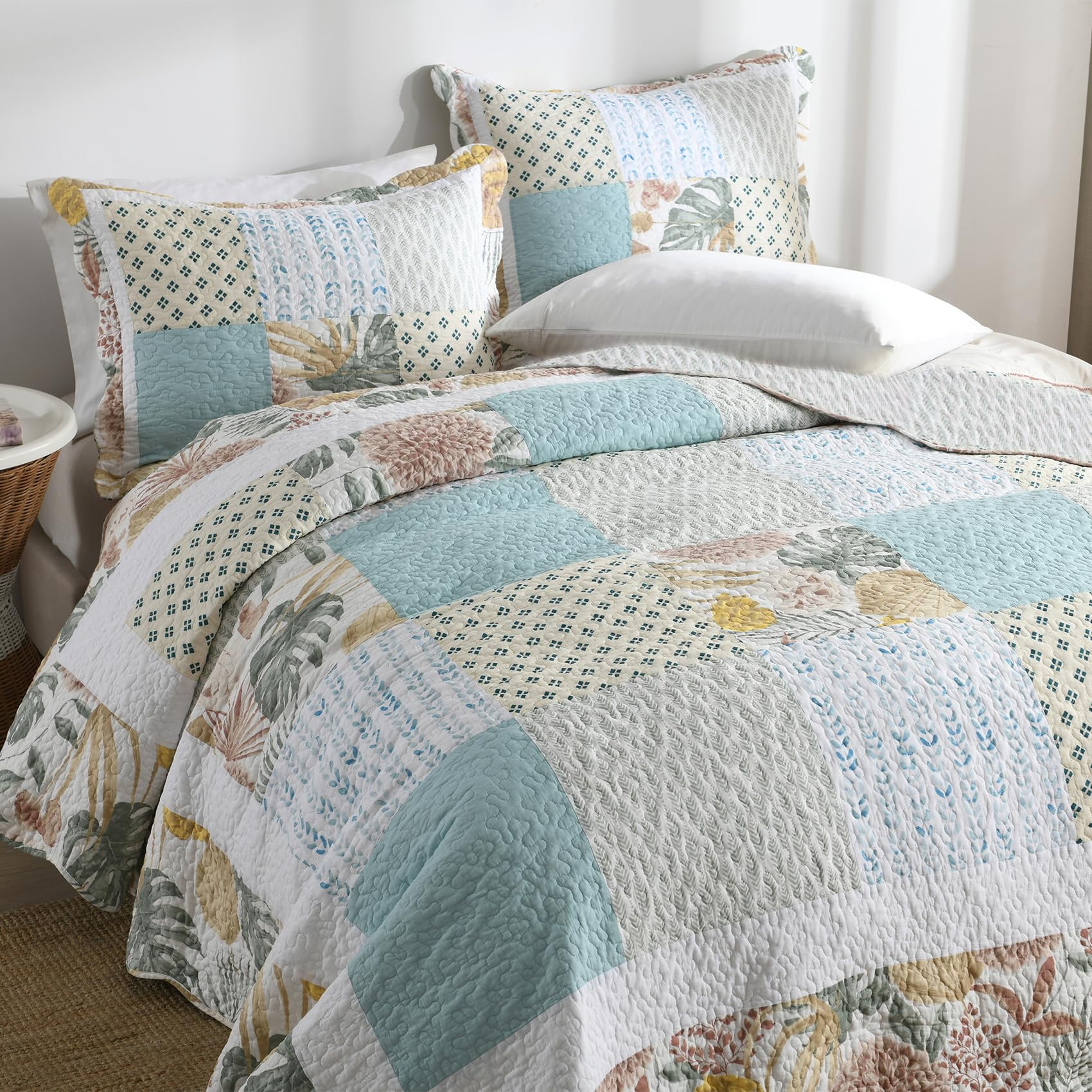 WannaToo Cotton Bedspread Quilt Set for All Season, Light Green Patchwork, Queen