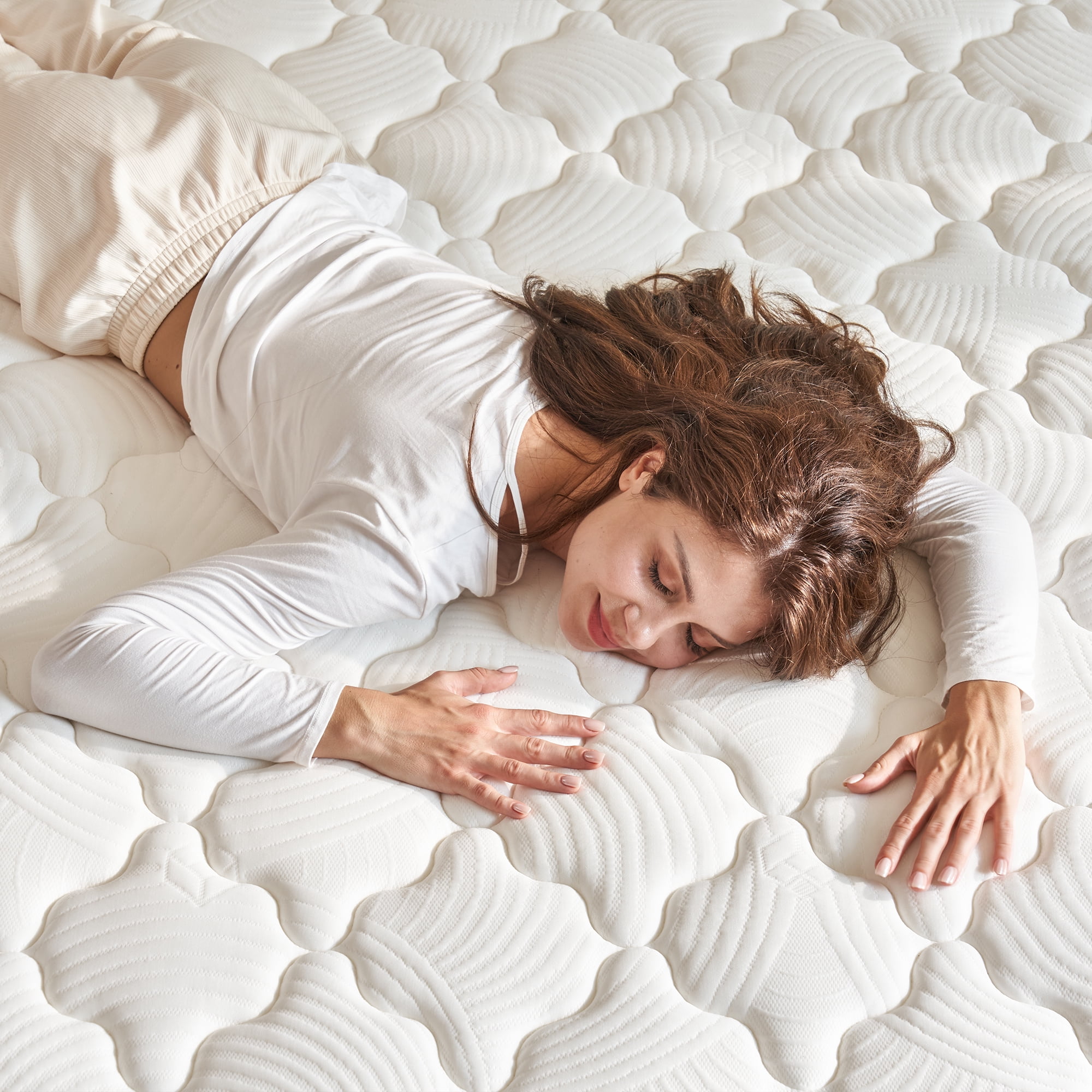 YIYADO King-size mattress, 12-inch hybrid mattress, featuring memory foam and individually pocketed springs.
