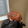 thumbnail image 2 of Bolso pequeño texturizado para mujer 2025, nuevo estilo de color liso, moderno bolso bandolera con cadena de diamantes, elegante bolso de hombro, 2 of 4