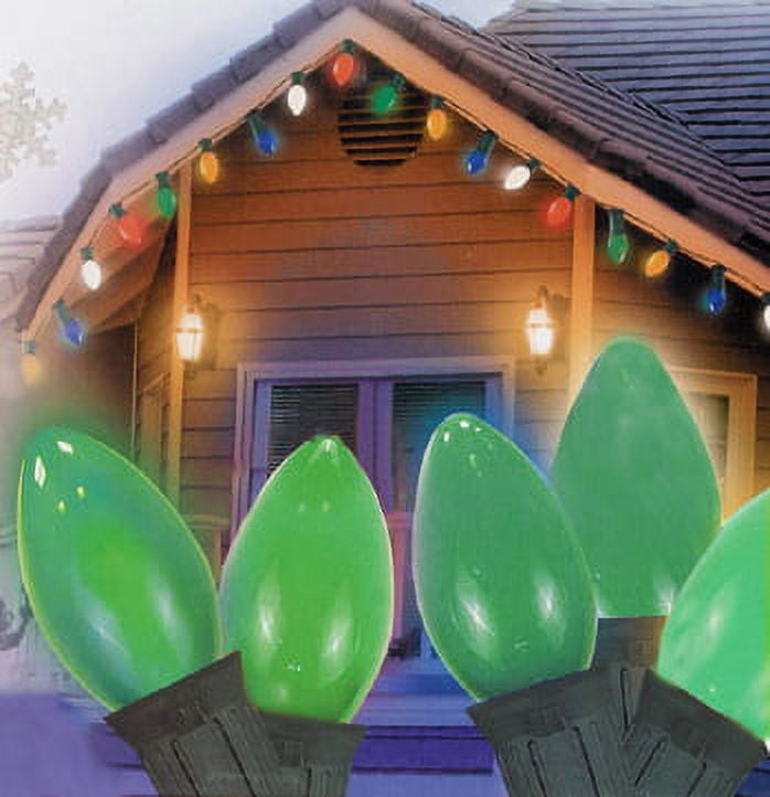 Northlight 24' Opaque Green C9 St Patrick's Day Light Set - Green Wire, 25 ct.