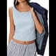 thumbnail image 3 of Blusa de Mujer Sin Mangas con Cuello Redondo, Dobladillo Ondulado con Colores Contrastantes y Bordado Azul L, 3 of 7