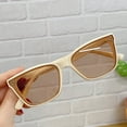 thumbnail image 3 of MesaSe Lunettes de Soleil pour Femmes Monture Carrée Style Simple Classique Rétro Lentille Transparente Résistantes au Soleil Ultra-Légères Protection UV Lunettes de Soleil pour Adultes pour l'Extérieur, 3 of 10