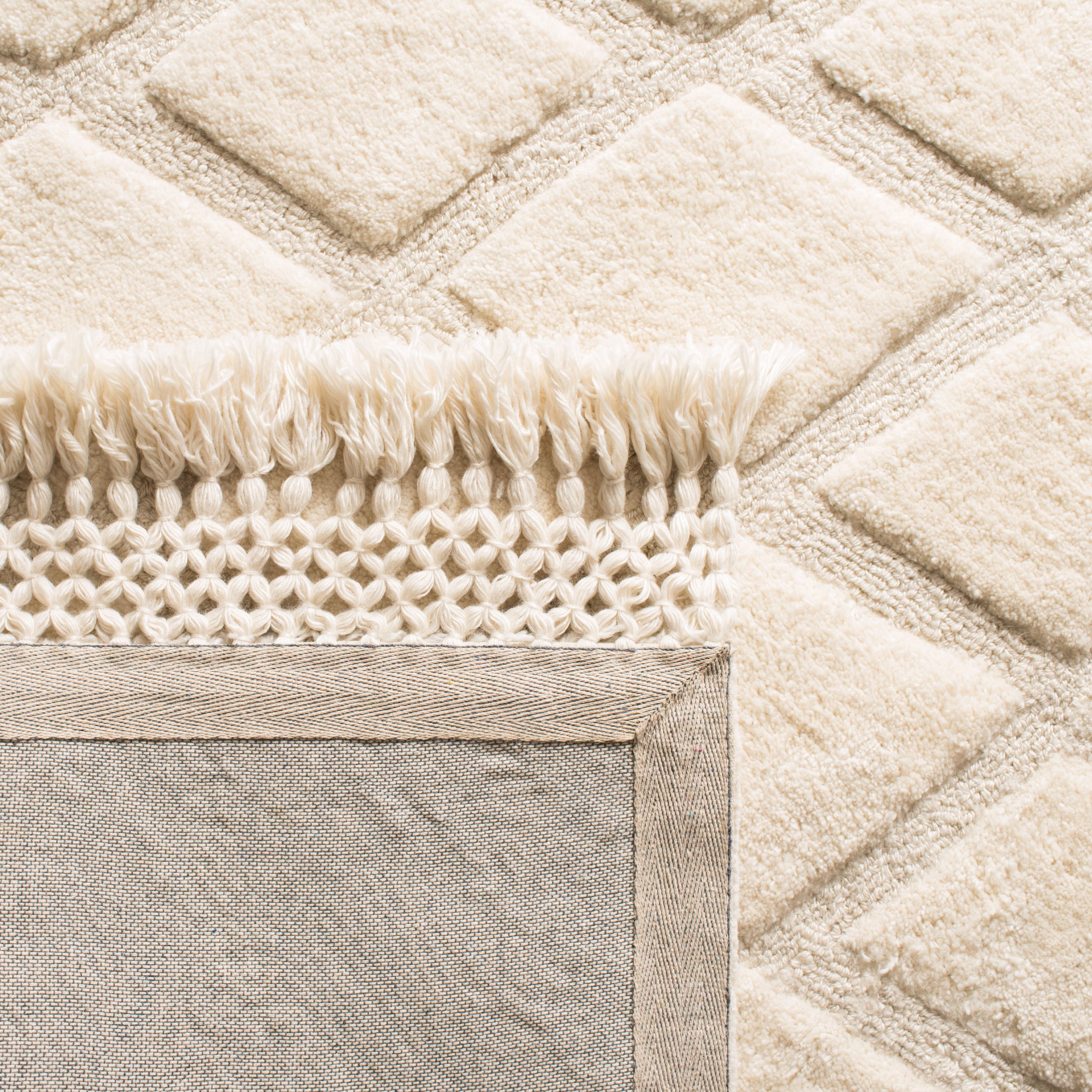 SAFAVIEH Casablanca Rordan Geometric Diamonds Shag Runner Rug, Ivory, 2'3" x 8'