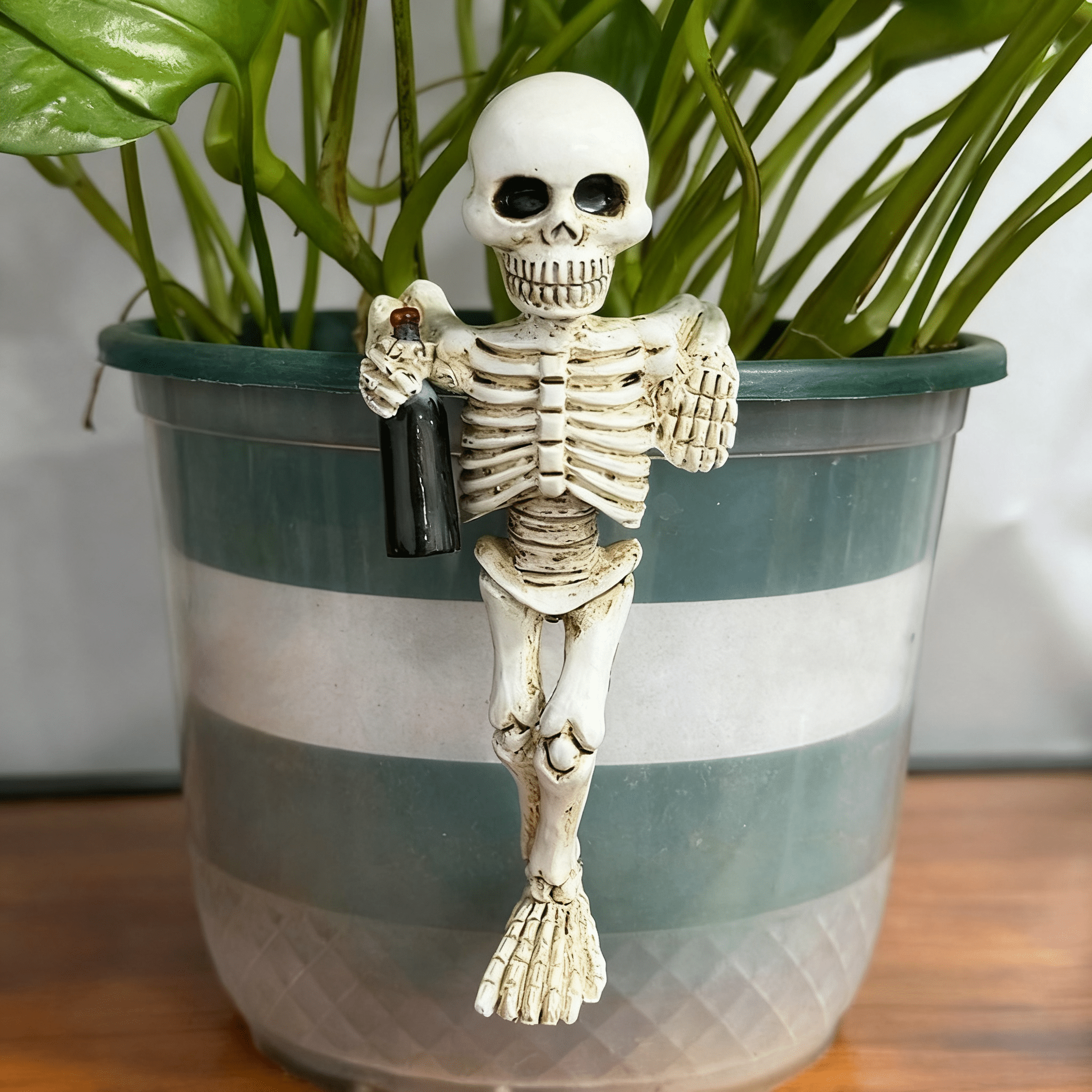 Weather-Resistant Skeleton Statue 5.1 Inch for Garden and Flower Pot Decoration