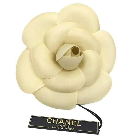 Pre-Owned CHANEL Camellia Corsage Brooch Ivory Beige 05C Chanel Women's (Good)