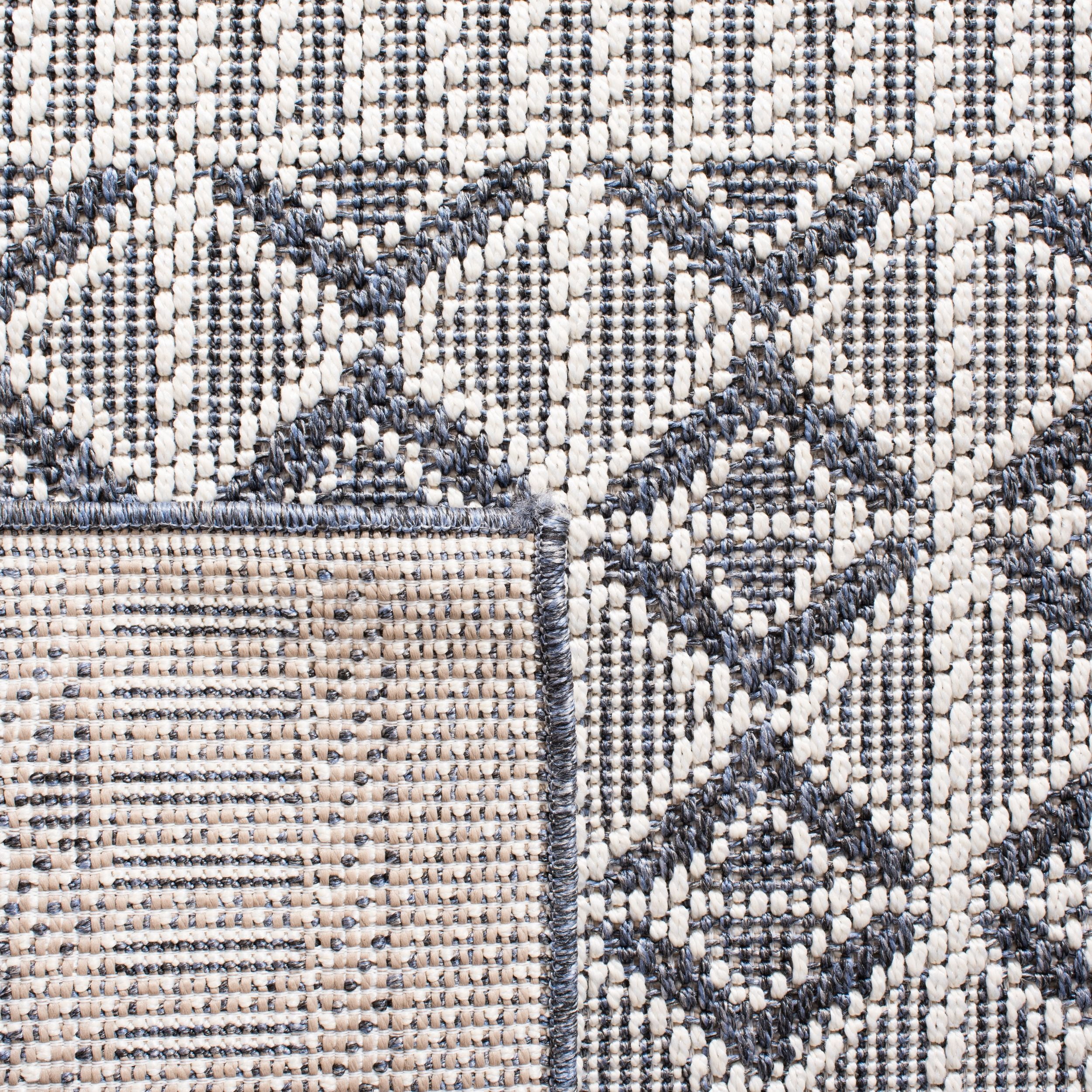 SAFAVIEH Machine Washable Rug Indoor/Outdoor Bermuda Collection - Bermuda Jacinth Geometric Machine Washable Indoor/Outdoor Area Rug, Cream/Navy, 6'7" x 6'7" Round