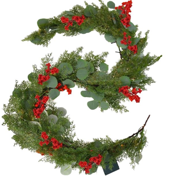 Guirnalda navideña preiluminada Yyuenw de 1,8 m con luces navideñas a pilas, con frutos rojos y hojas de eucalipto, ideal para decorar escaleras, chimeneas y puertas.