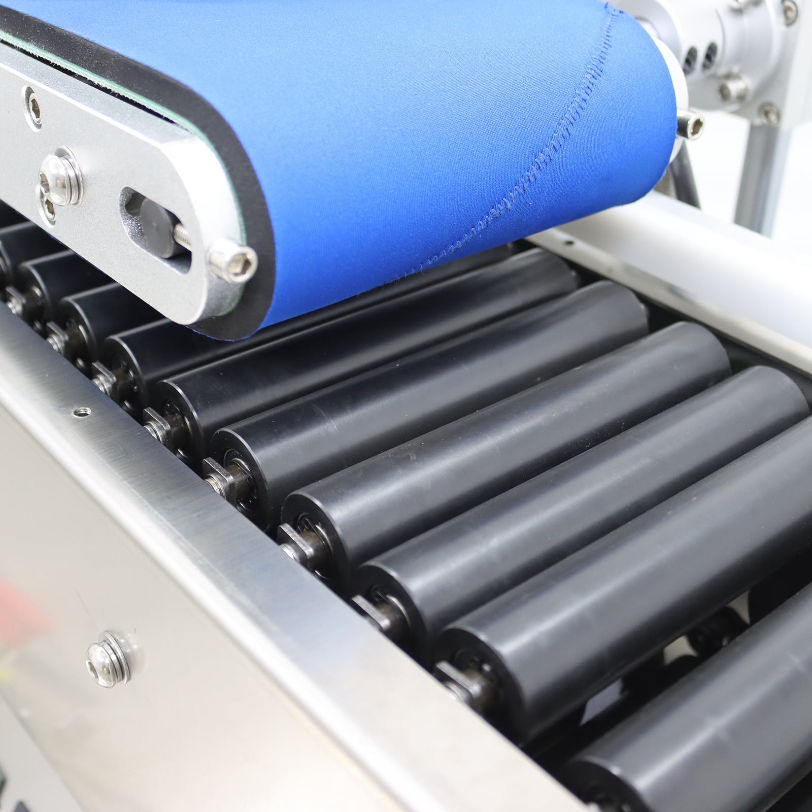 Fully Automatic Desktop Conveyor Roller Round Bottle Horizontal Labeling Machine Coding Machine